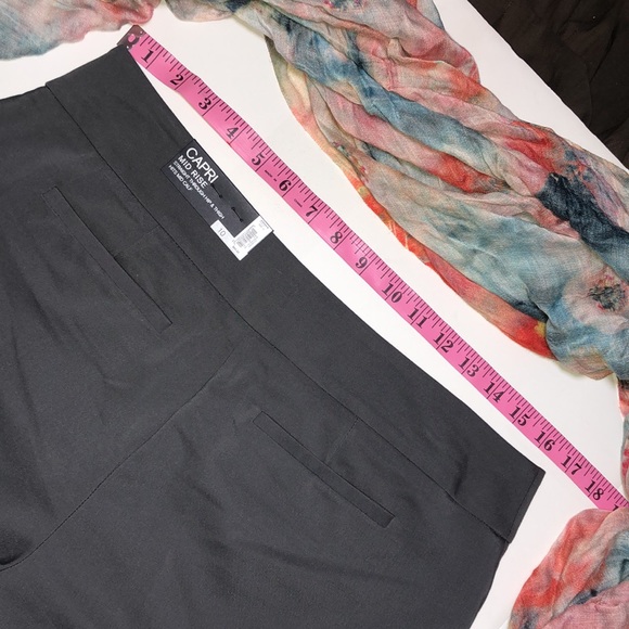 Apt. 9 Mid Rise Lucca Gray Women’s Capri 10 - Picture 5 of 12